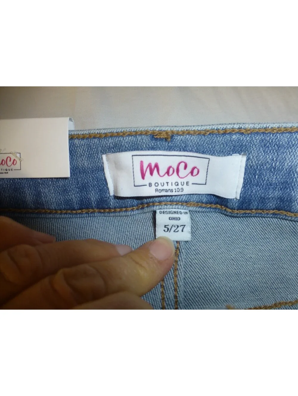 MoCo Boutique Women's Size 5/27 Tummy Control Straight Leg Jeans Light NWT G4A